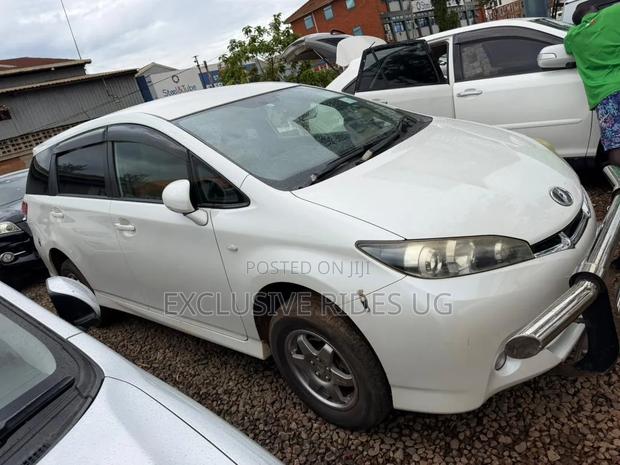 Toyota Wish 2010 White