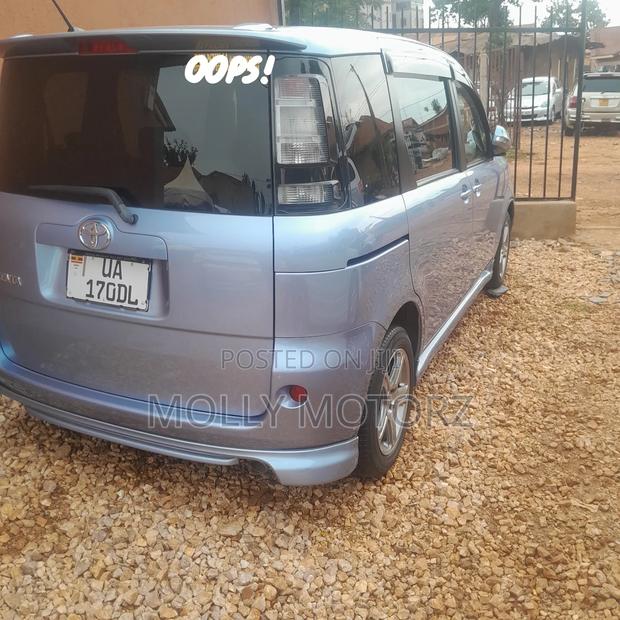 Toyota Sienta 2006 Silver