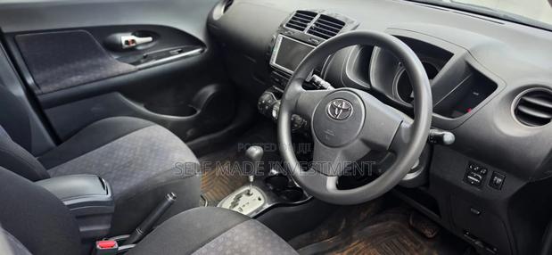 Toyota Corolla Rumion 2010 Gray