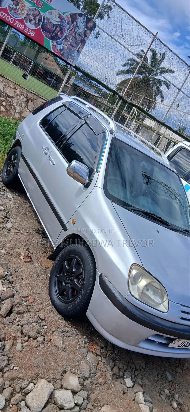 Toyota Raum 1.5 AWD 1998 Gray