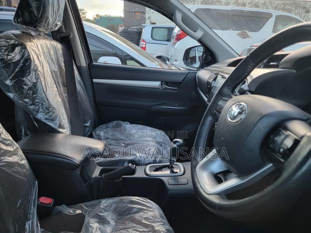 Toyota Hilux 2019 Green