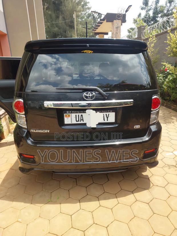 Toyota Corolla Rumion Hatchback 1.5 FWD 2010 Black