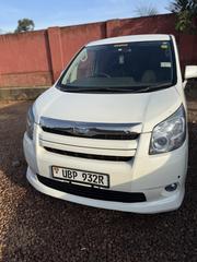 Toyota Noah 2.0 143hp AWD (8 Seater) 2009 White for sale