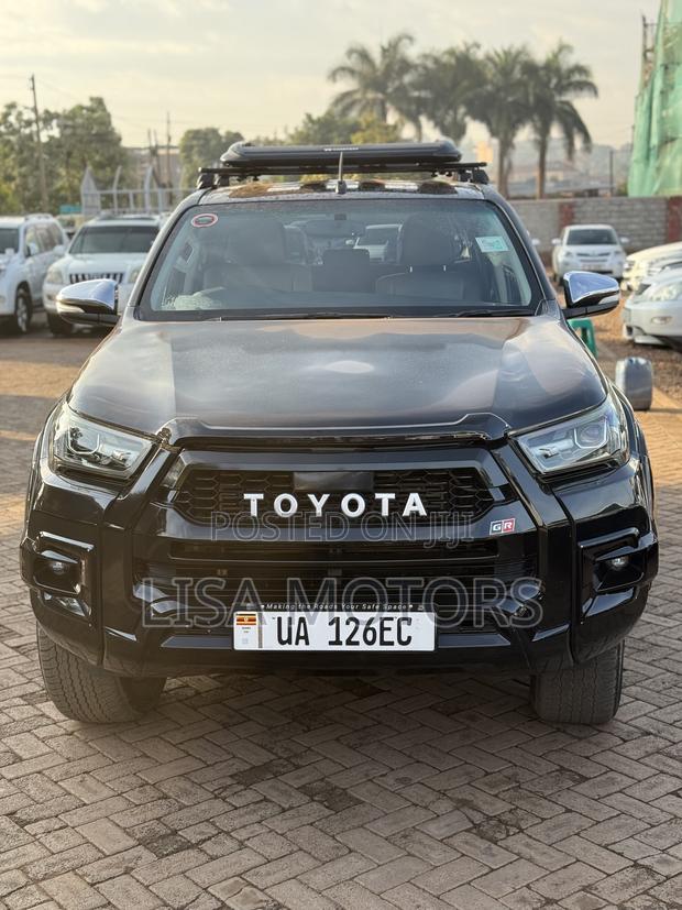 Toyota Hilux Revo Double Cab Deisel 2.8 AWD 2017 Black