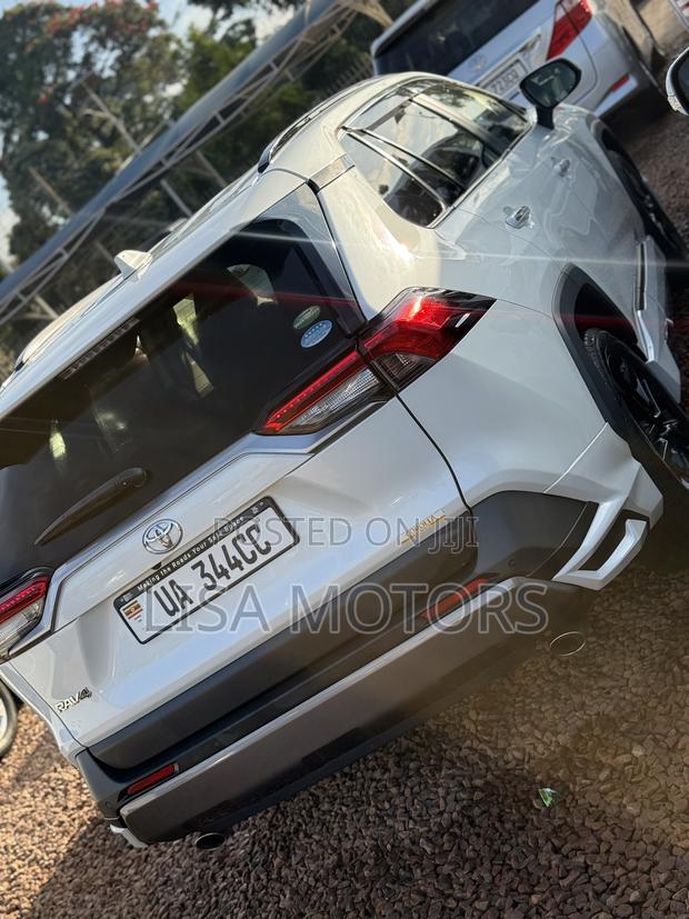 Toyota RAV4 Adventure 2019 White