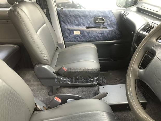 Toyota LiteAce Noah 2000 Blue