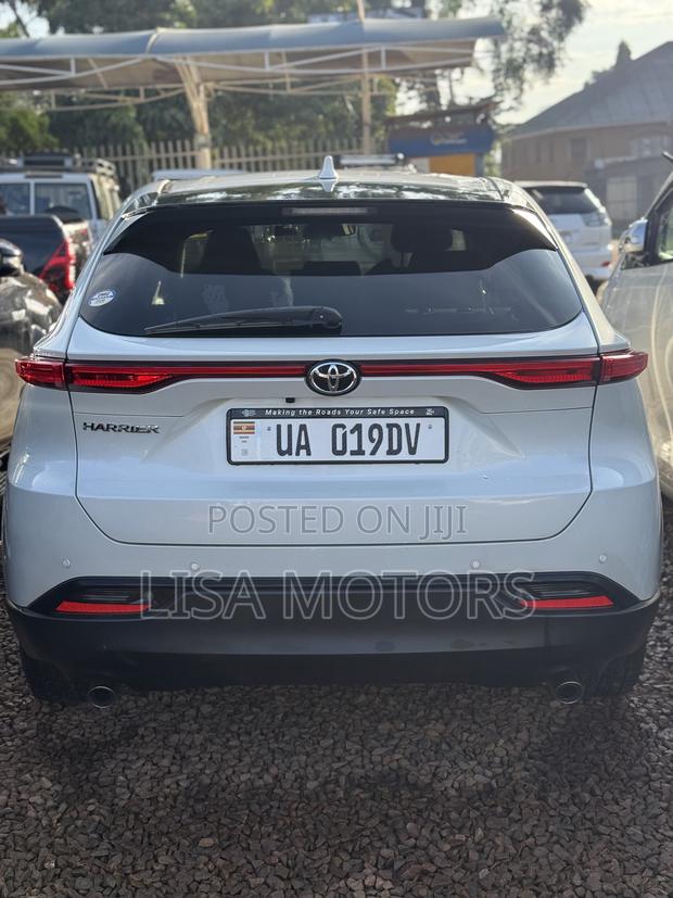 Toyota Harrier 2.0 4WD 2020 White