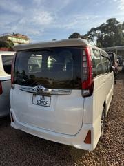 Toyota Noah 2.0 AWD (8 Seater) 2016 White for sale