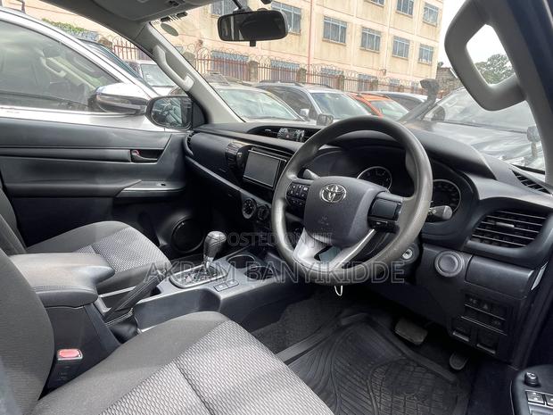 Toyota Hilux 2018 Black