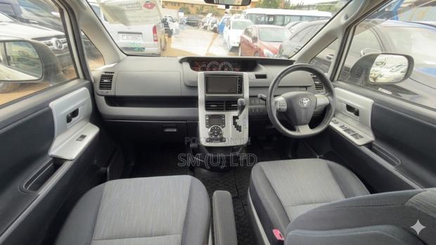 Toyota Noah 2013 White