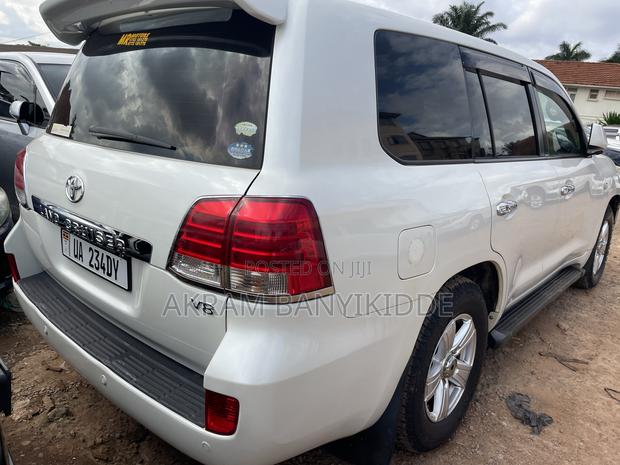 Toyota Land Cruiser 2015 White