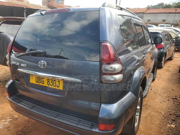 Toyota Land Cruiser Prado 2007 Gray