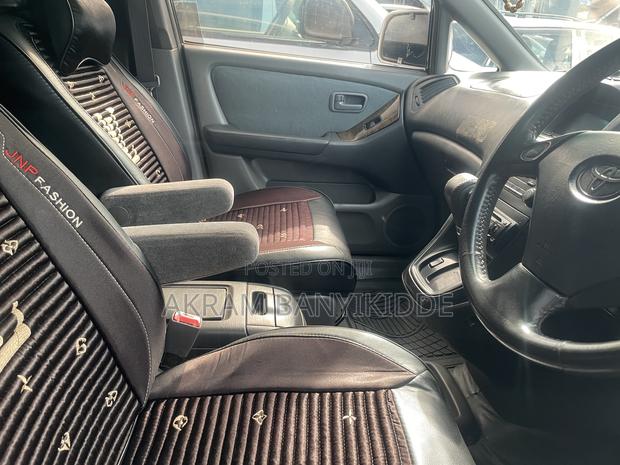 Toyota Harrier 2001 White