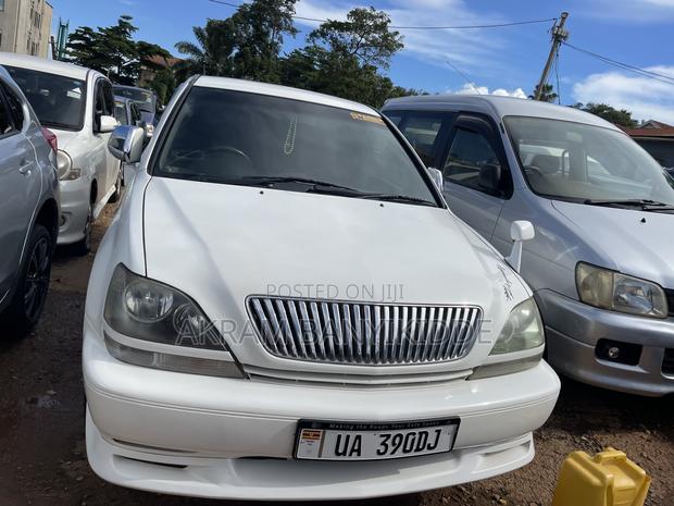 Toyota Harrier 2001 White