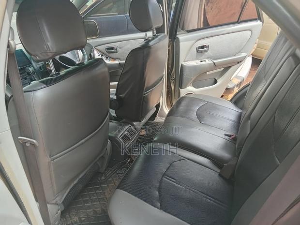 Toyota Harrier 2.2 16V 1999 Brown