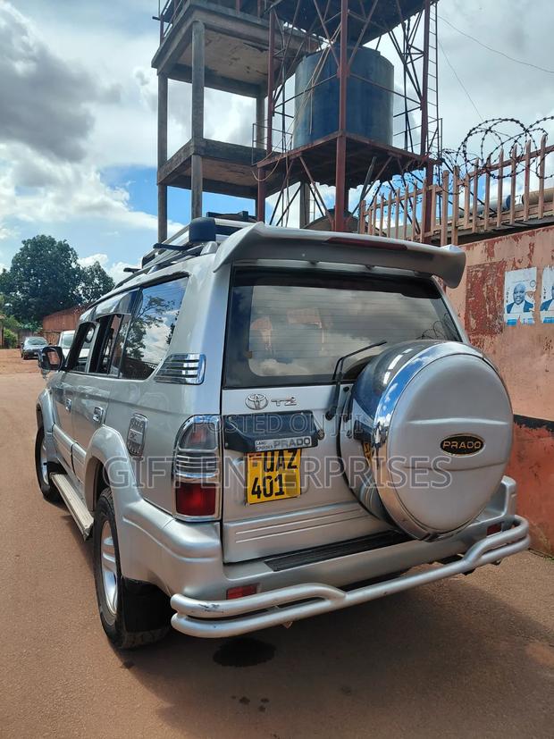 Toyota Land Cruiser Prado 2002 Silver