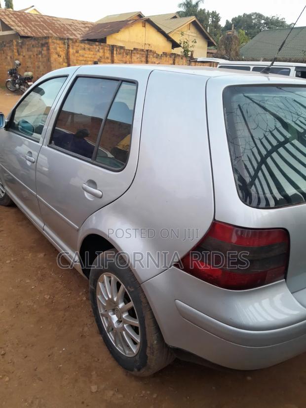 Volkswagen Golf 2002 Silver
