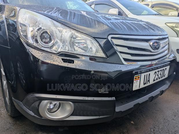 Subaru Outback 2.5i 2011 Black