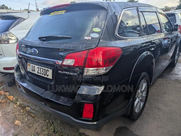 Subaru Outback 2.5i 2011 Black