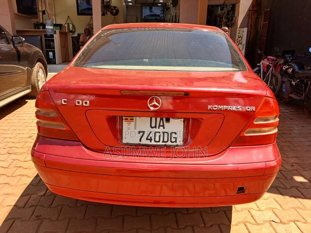 Mercedes-Benz C200 2004 Red