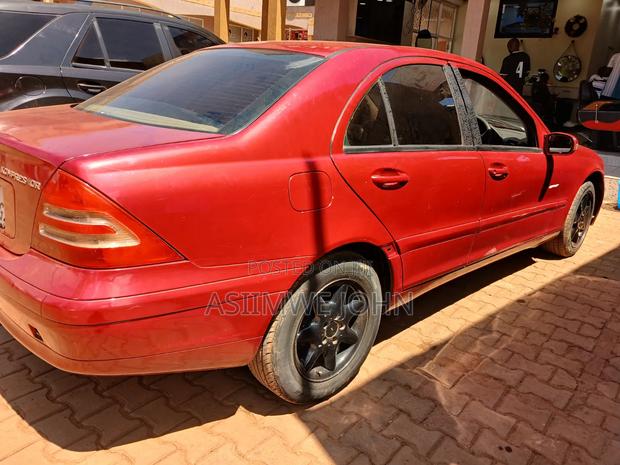 Mercedes-Benz C200 2004 Red
