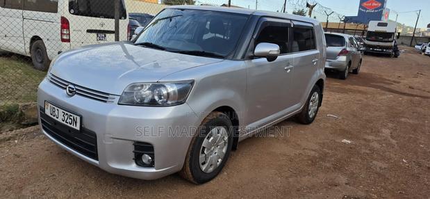 Toyota Corolla Rumion 2010 Gray