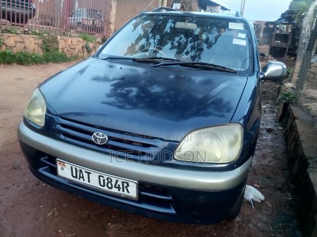 Toyota Raum 1999 Blue