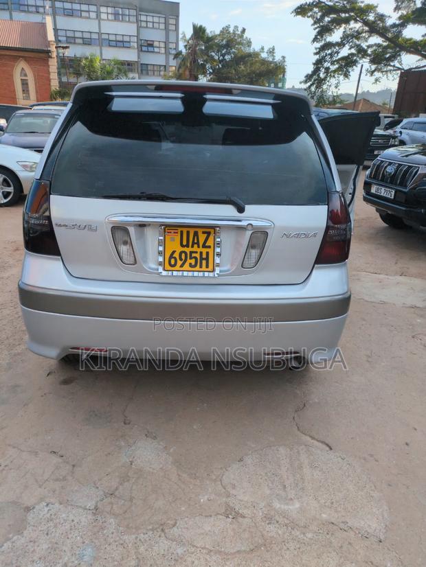 Toyota Nadia 2001 Silver