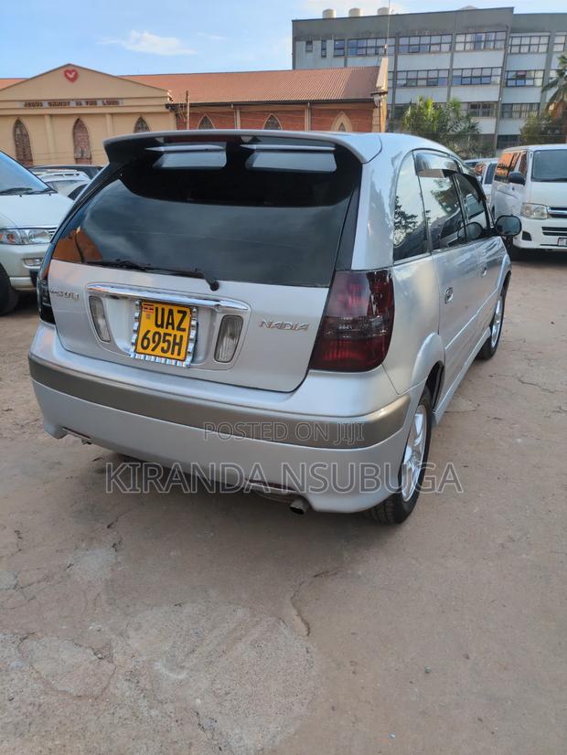 Toyota Nadia 2001 Silver