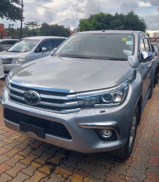 Toyota Hilux 2018 Silver