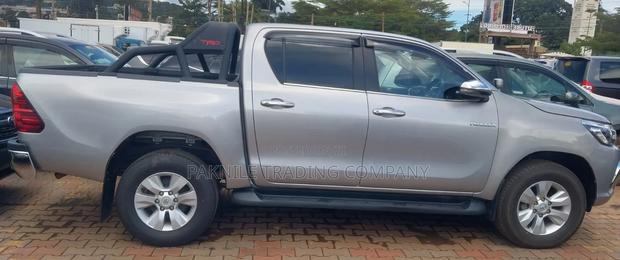 Toyota Hilux 2018 Silver