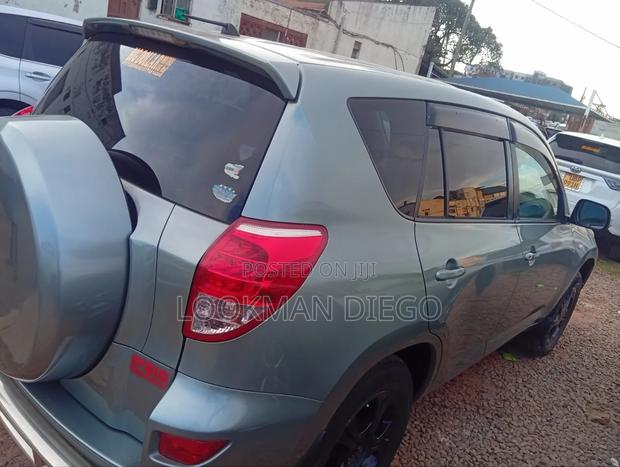 Toyota RAV4 2.0 VVT-i 2008 Green