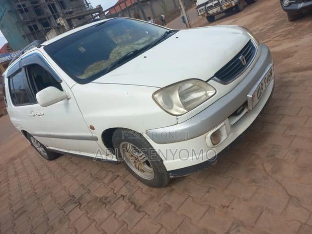 Toyota Raum 1999 White