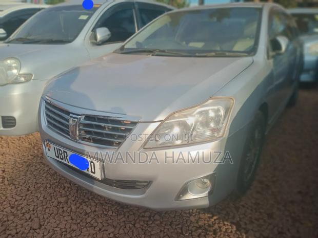 Toyota Premio 2012 Silver