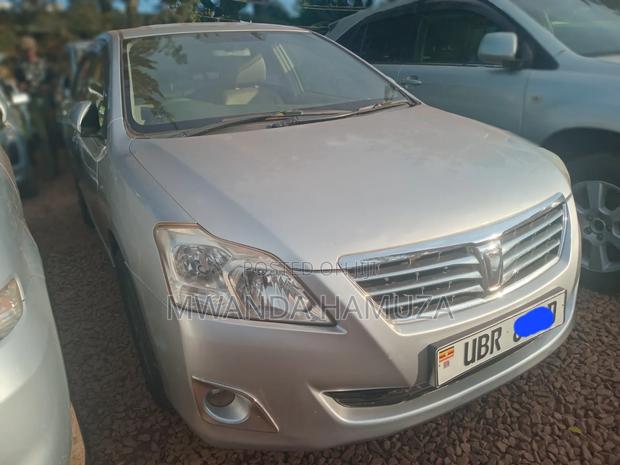 Toyota Premio 2012 Silver