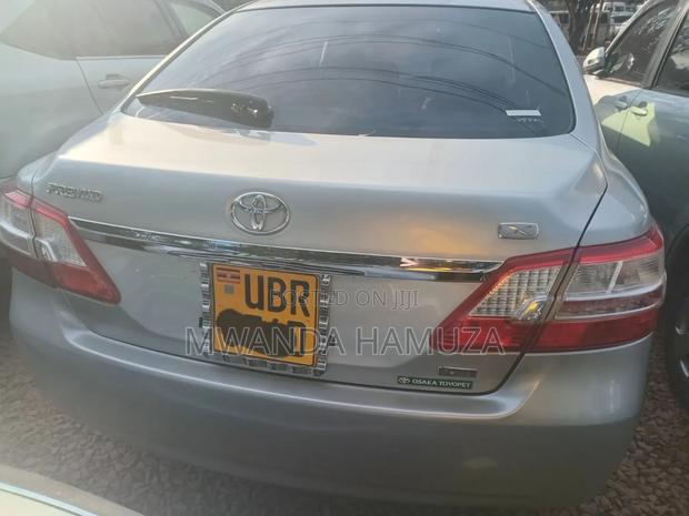 Toyota Premio 2012 Silver