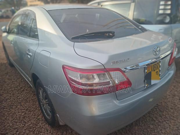 Toyota Premio 2012 Silver