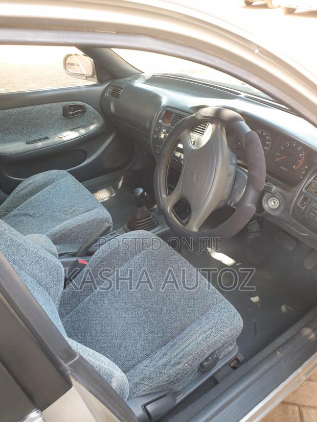 Toyota Corolla 1999 Silver
