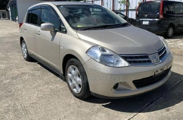 Nissan Tiida 2012 Gold