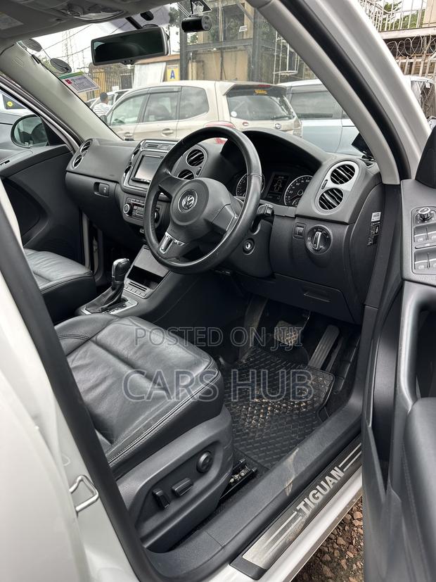 Volkswagen Tiguan 2.0 S Automatic 2012 White