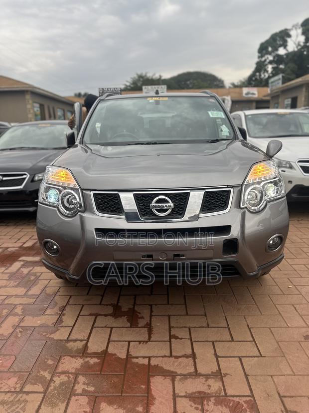 Nissan X-Trail 2.0 Petrol XE 2012 Gray