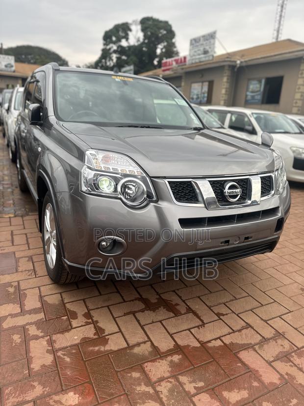 Nissan X-Trail 2.0 Petrol XE 2012 Gray