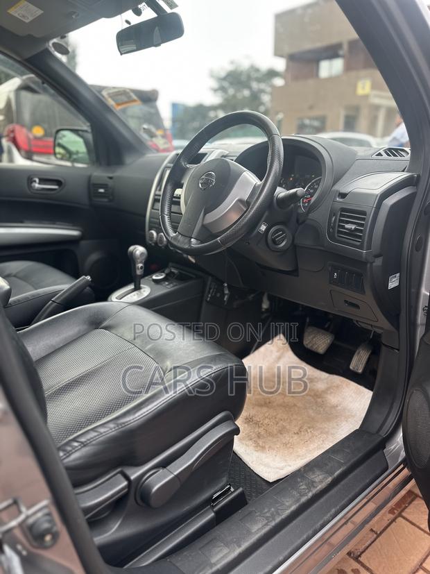 Nissan X-Trail 2.0 Petrol XE 2012 Gray
