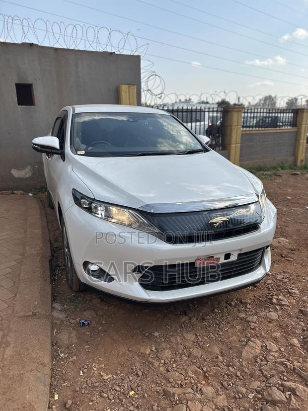 Toyota Harrier 2.0 2016 White
