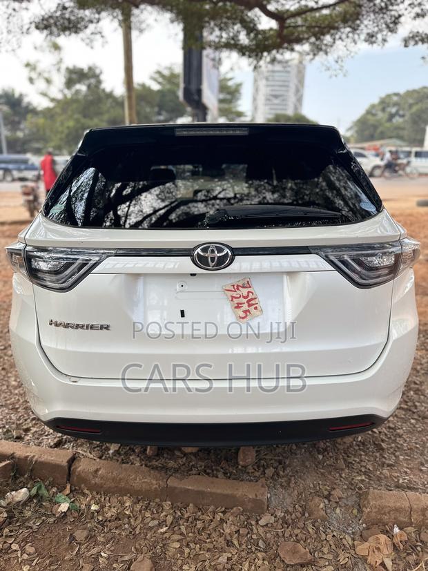 Toyota Harrier 2.0 2016 White