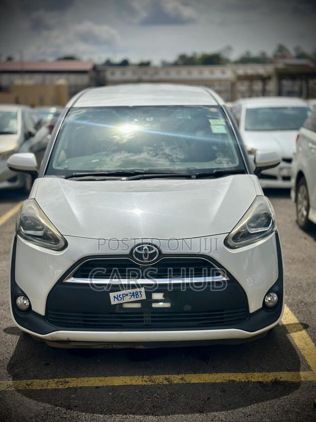Toyota Sienta 1.5 AWD 2016 White