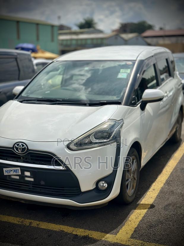 Toyota Sienta 1.5 AWD 2016 White