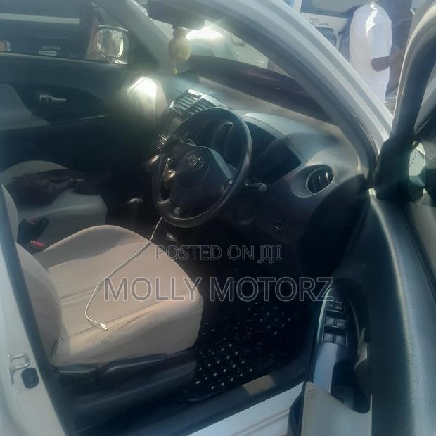Toyota IST 2010 White