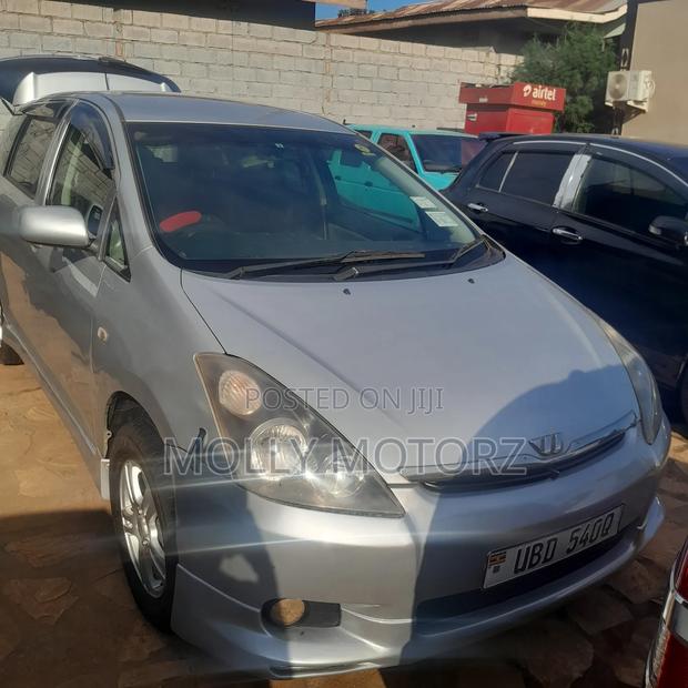 Toyota Wish 2011 Silver