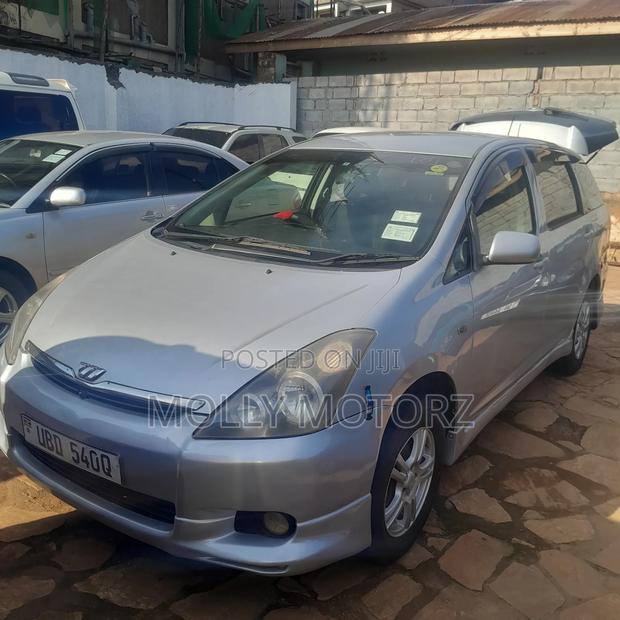 Toyota Wish 2011 Silver